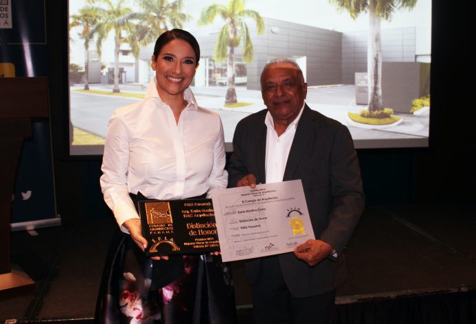 Arquitecta Karla Medina recibe premio de la Sociedad Panameña de Ingenieros y Arquitectos